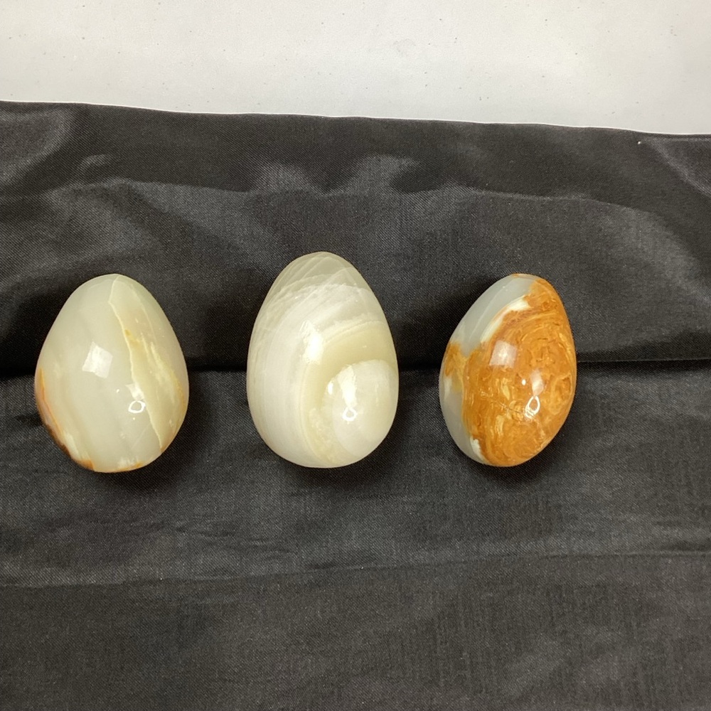 Lot of 3 Stone Eggs Home Easter Decor - Picture 3 of 8